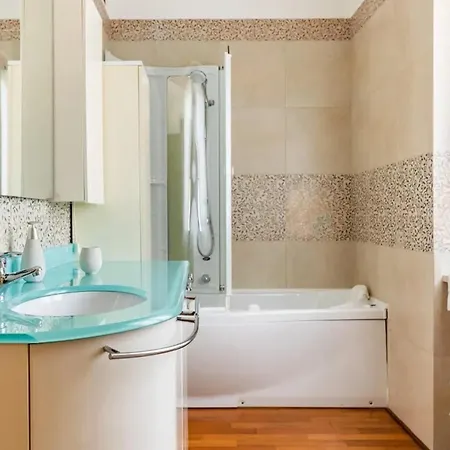 Modern In With Stunning Views 75 M² La Spezia