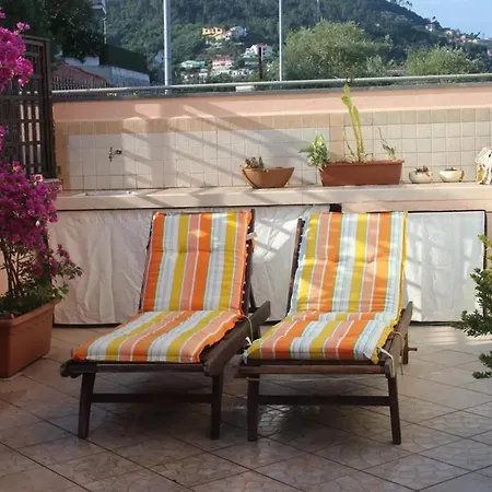 Modern In With Stunning Views 75 M² La Spezia
