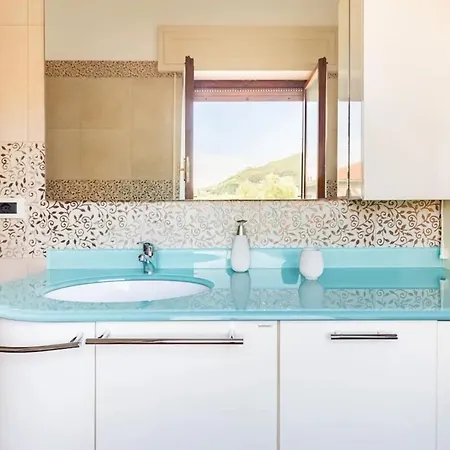 Modern In With Stunning Views 75 M² La Spezia