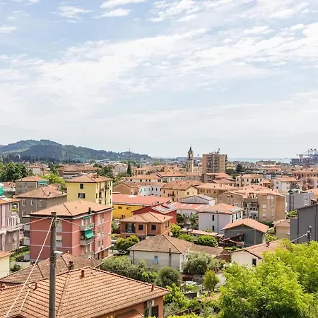 Modern In With Stunning Views 75 M² Apartment