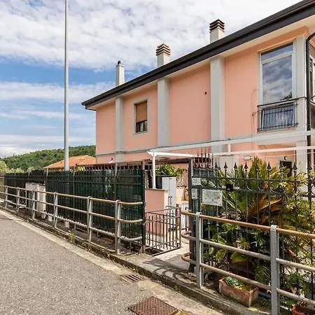 Modern In With Stunning Views - 75 M² Apartamento