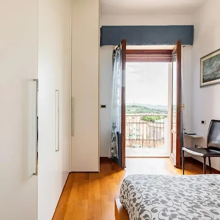 Modern In With Stunning Views - 75 M² Appartement La Spezia