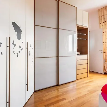 Apartment Modern In With Stunning Views 75 M²