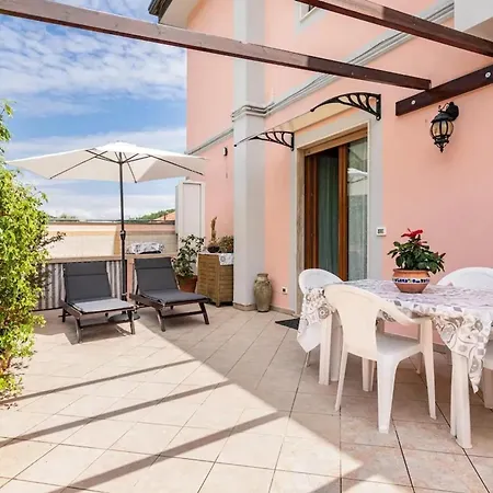 Modern In With Stunning Views 75 M² Apartment *